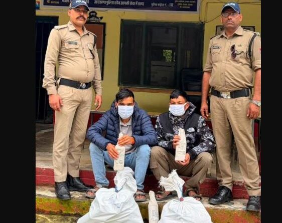 ऊखीमठ पुलिस ने अवैध शराब के साथ दो आरोपियों को किया गिरफ्तार, 31 बोतल बरामद
