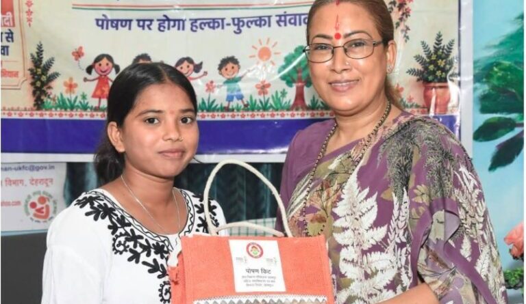 ‘सेवा संकल्प अभियान’ के तहत नंदा की चौकी आंगनवाड़ी केंद्र में आयोजित हुआ ‘आंगन मिलन सेवा’ कार्यक्रम
