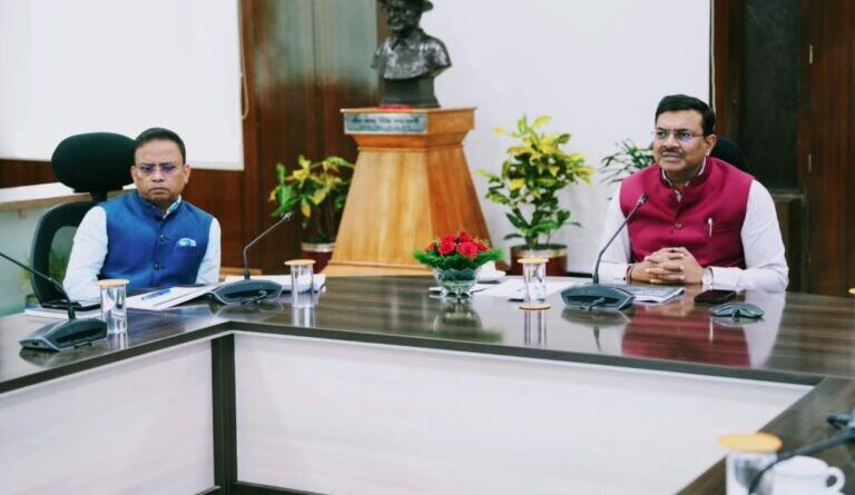 मुख्य सचिव ने की मुख्यमंत्री घोषणाओं की प्रगति की समीक्षा