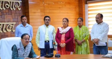 जनता दर्शन में सीडीओ ने सुनीं आमजन की समस्याएं, अधिकारियों को त्वरित निस्तारण के निर्देश