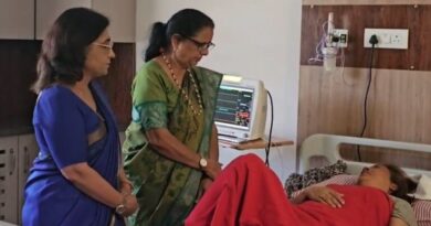 अस्पताल में भर्ती मंत्री रेखा आर्य की स्थिति का संज्ञान लेने पहुंचीं महिला आयोग अध्यक्ष