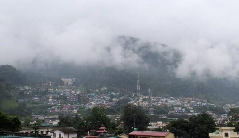 उत्तराखंड में फिर बदलेगा मौसम, पहाड़ों में बारिश और ऊंचाई वाले इलाकों में बर्फबारी के आसार